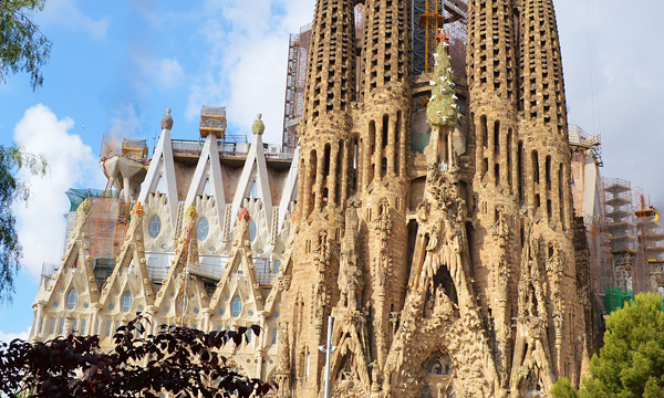 La Sagrada Familia from Antoni Gaudi must see in Barcelona